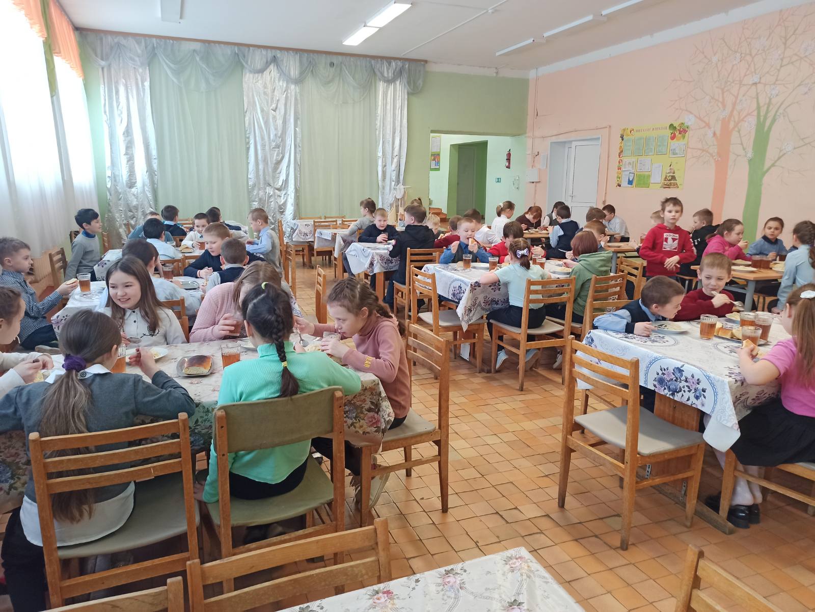 Питание учащимся льготной категории.